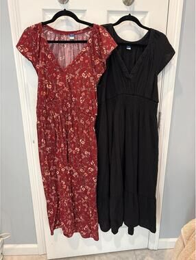 Bundle of 2 Old Navy Waist Defined Flutter Sleeve Smocked Midi Dress